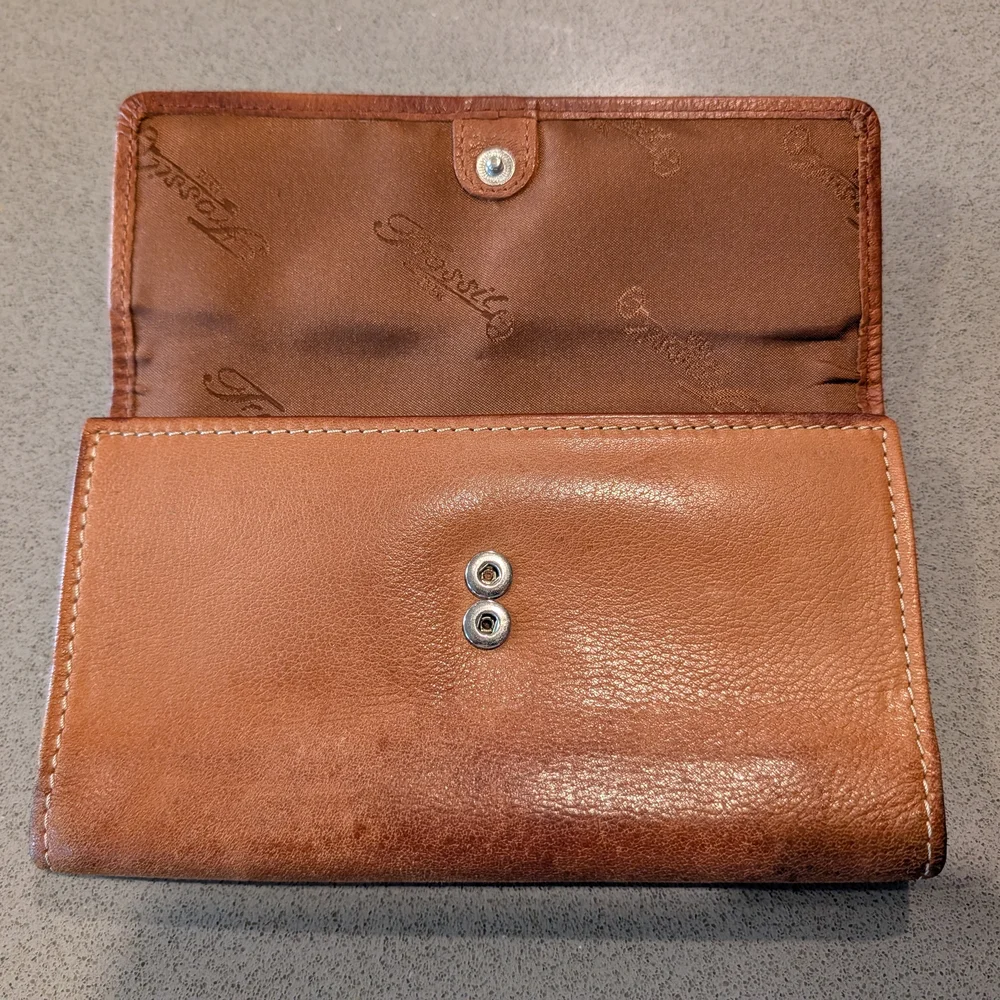 Fossil Leather Wallet in Tan Brown